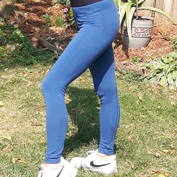 Size M Adidas stretchy running athletic pants - Picture 2 of 12